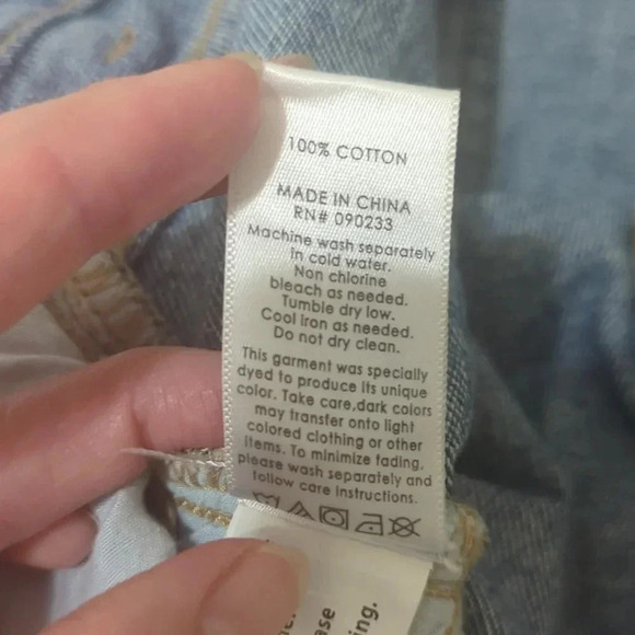 PacSun Party Blue Denim Mom Short, Color Blue Size 26 - Picture 13 of 16